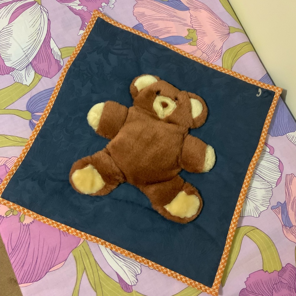 NWOT Quilted Teddy Bear Shame Zippered Brown/Navy 17X17